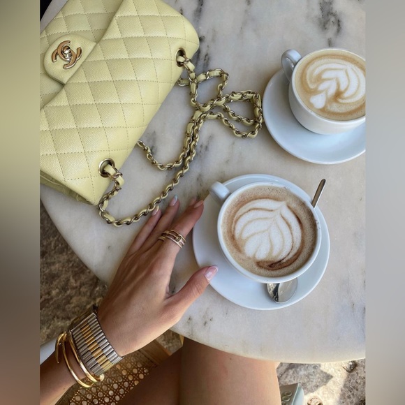 CHANEL Timeless Classic Flap Double Flap bag in Yellow Caviar Leather Medium - Picture 6 of 16